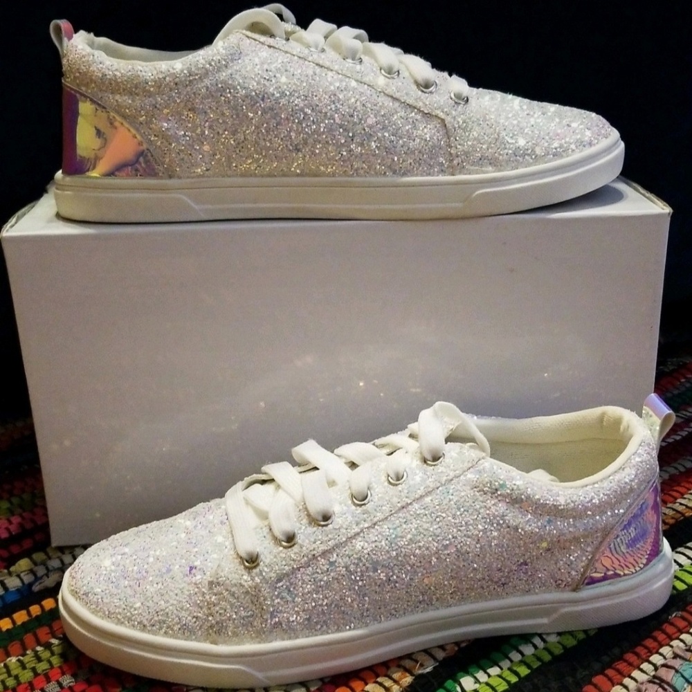 BN Cape Robbin sneakers